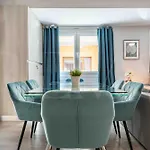 Spacious 4-Bedroom Apartment with Private Terrace - Málaga Historic Center